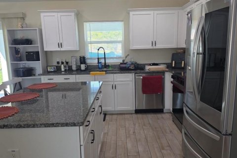 Villa ou maison à vendre à Palm Bay, Floride: 3 chambres, 128.76 m2 № 2108142 - photo 4
