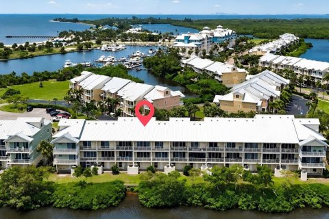 Townhouse in Ruskin, Florida 2 bedrooms, 116.87 sq.m. № 2258514 - photo 3