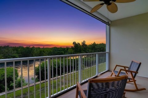Townhouse in Ruskin, Florida 2 bedrooms, 116.87 sq.m. № 2258514 - photo 9