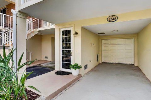 Townhouse in Ruskin, Florida 2 bedrooms, 116.87 sq.m. № 2258514 - photo 5