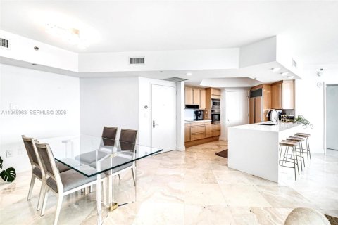 Condo in Miami Beach, Florida, 2 bedrooms  № 2052810 - photo 6