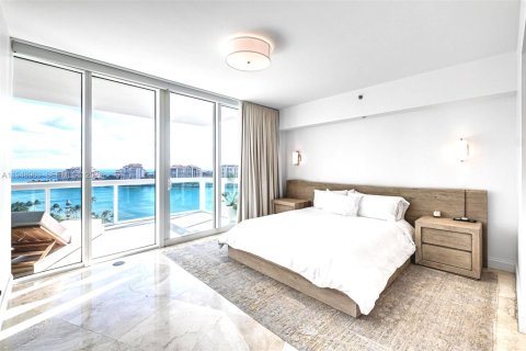 Condo in Miami Beach, Florida, 2 bedrooms  № 2052810 - photo 14