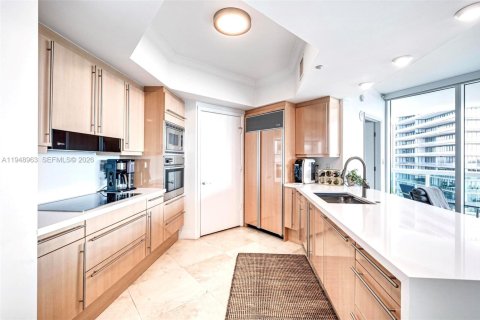 Condo in Miami Beach, Florida, 2 bedrooms  № 2052810 - photo 5