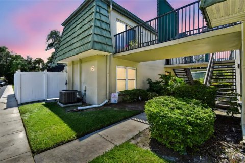 Condominio en venta en Clearwater, Florida, 2 dormitorios, 75.53 m2 № 1916678 - foto 2