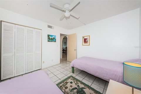 Condo in Saint Pete Beach, Florida, 2 bedrooms  № 1628244 - photo 29