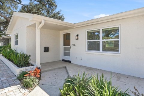 House in Saint Petersburg, Florida 2 bedrooms, 95.88 sq.m. № 2106364 - photo 5