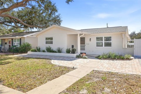 House in Saint Petersburg, Florida 2 bedrooms, 95.88 sq.m. № 2106364 - photo 4