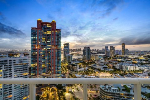 Condo in Miami Beach, Florida, 3 bedrooms  № 2035564 - photo 2