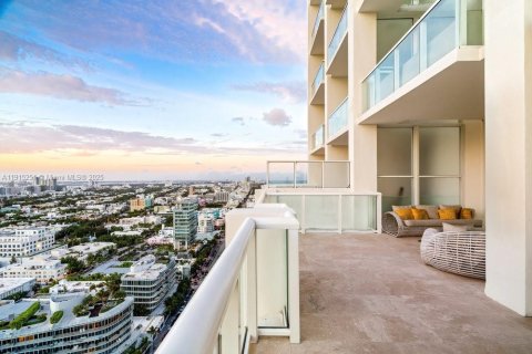 Condo in Miami Beach, Florida, 3 bedrooms  № 2035564 - photo 12