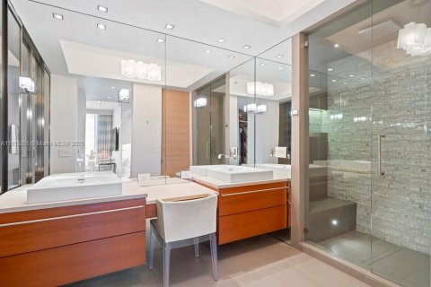 Condo in Miami Beach, Florida, 3 bedrooms  № 2035564 - photo 9