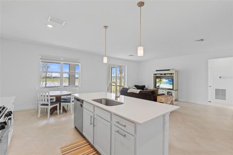 Villa ou maison à vendre à Punta Gorda, Floride: 4 chambres, 238.48 m2 № 1906230 - photo 9