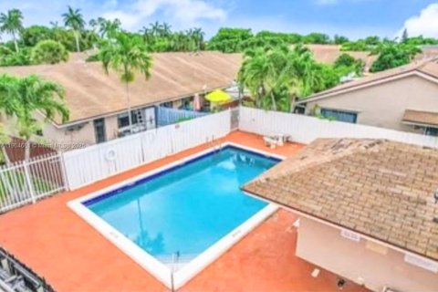 Снять в аренду кондоминиум в Майами, Флорида 2 спальни, 104.98м2, № 1955144 - фото 11