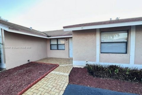 Снять в аренду кондоминиум в Майами, Флорида 2 спальни, 104.98м2, № 1955144 - фото 1