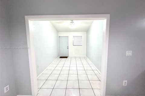 Снять в аренду кондоминиум в Майами, Флорида 2 спальни, 104.98м2, № 1955144 - фото 5