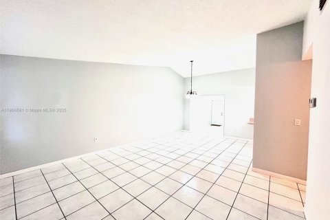 Снять в аренду кондоминиум в Майами, Флорида 2 спальни, 104.98м2, № 1955144 - фото 4