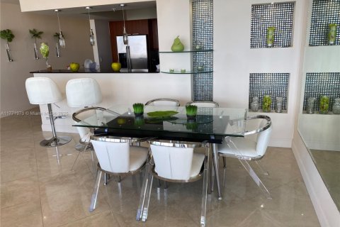 Condo in Sunny Isles Beach, Florida, 2 bedrooms  № 1868173 - photo 8