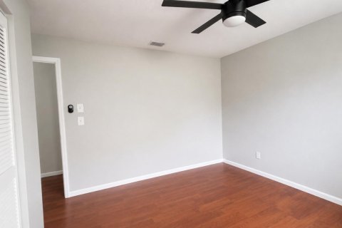 Condo in Stuart, Florida, 2 bedrooms  № 2186547 - photo 17