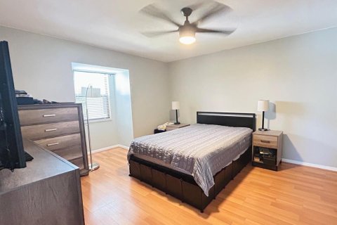 Condo in Stuart, Florida, 2 bedrooms  № 2186547 - photo 13