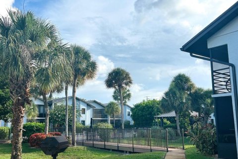Condo in Stuart, Florida, 2 bedrooms  № 2186547 - photo 5
