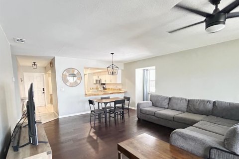 Condo in Stuart, Florida, 2 bedrooms  № 2186547 - photo 7