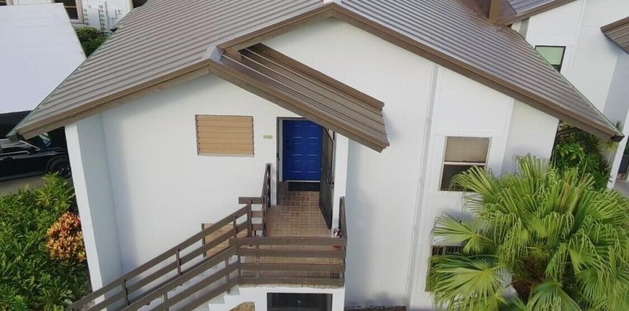 Condo in Stuart, Florida, 2 bedrooms  № 2186547