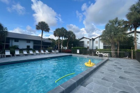 Condo in Stuart, Florida, 2 bedrooms  № 2186547 - photo 26
