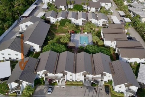Condo in Stuart, Florida, 2 bedrooms  № 2186547 - photo 2