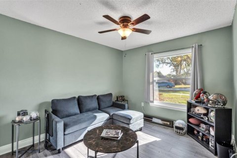 House in Lakeland, Florida 4 bedrooms, 159.23 sq.m. № 2106527 - photo 21