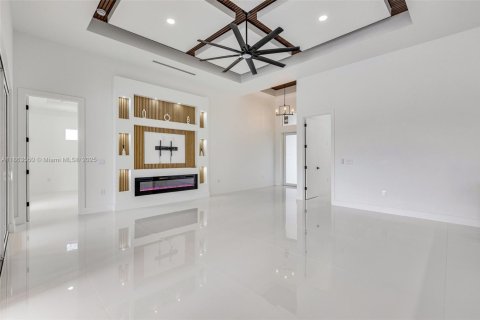 Casa en venta en Cape Coral, Florida, 4 dormitorios, 207.73 m2 № 1889902 - foto 19