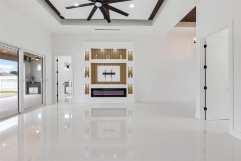 Casa en venta en Cape Coral, Florida, 4 dormitorios, 207.73 m2 № 1889902 - foto 18