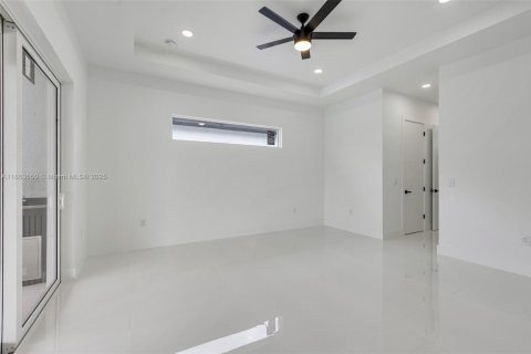 Casa en venta en Cape Coral, Florida, 4 dormitorios, 207.73 m2 № 1889902 - foto 30
