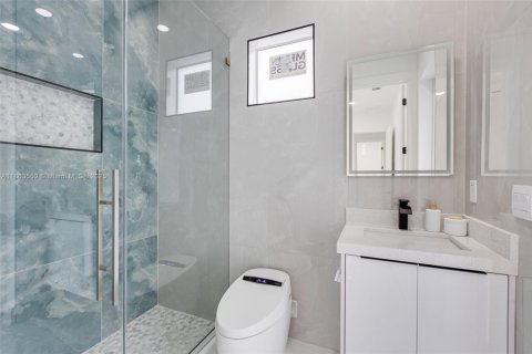 Casa en venta en Cape Coral, Florida, 4 dormitorios, 207.73 m2 № 1889902 - foto 22