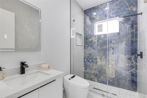 Casa en venta en Cape Coral, Florida, 4 dormitorios, 207.73 m2 № 1889902 - foto 26