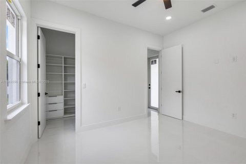 Casa en venta en Cape Coral, Florida, 4 dormitorios, 207.73 m2 № 1889902 - foto 21