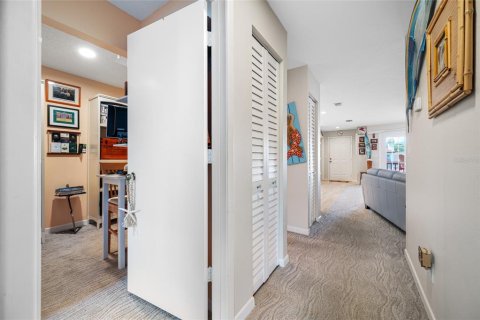 Condo in Seminole, Florida, 2 bedrooms  № 1871214 - photo 24
