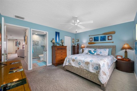 Condo in Seminole, Florida, 2 bedrooms  № 1871214 - photo 17