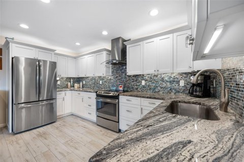 Condo in Seminole, Florida, 2 bedrooms  № 1871214 - photo 6