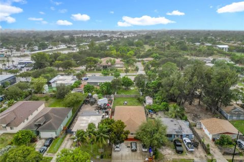 Villa ou maison à louer à Pompano Beach, Floride: 3 chambres, 225.94 m2 № 1987148 - photo 6