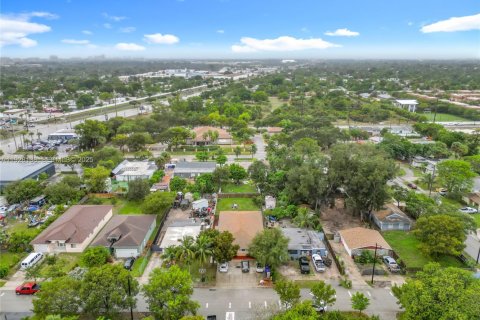 Villa ou maison à louer à Pompano Beach, Floride: 3 chambres, 225.94 m2 № 1987148 - photo 4