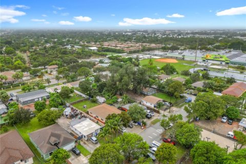 Villa ou maison à louer à Pompano Beach, Floride: 3 chambres, 225.94 m2 № 1987148 - photo 3