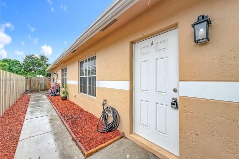 Villa ou maison à louer à Pompano Beach, Floride: 3 chambres, 225.94 m2 № 1987148 - photo 12