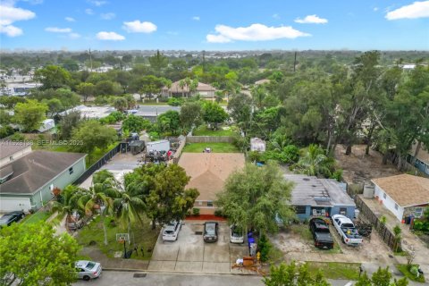 Villa ou maison à louer à Pompano Beach, Floride: 3 chambres, 225.94 m2 № 1987148 - photo 9