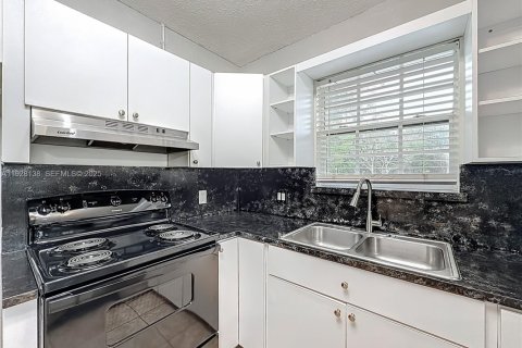 Villa ou maison à louer à Pompano Beach, Floride: 3 chambres, 225.94 m2 № 1987148 - photo 25