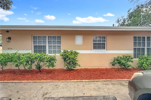 Villa ou maison à louer à Pompano Beach, Floride: 3 chambres, 225.94 m2 № 1987148 - photo 2