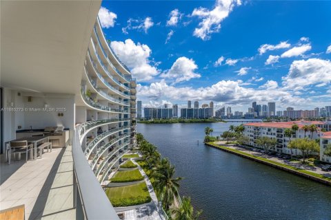 Condo in Aventura, Florida, 3 bedrooms  № 1938641 - photo 1
