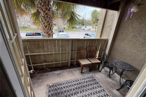 Condo in Altamonte Springs, Florida, 1 bedroom № 2239344 - photo 23