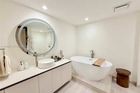 Купить кондоминиум в Майами, Флорида 1 спальня, 68м2, № 2063827 - фото 10