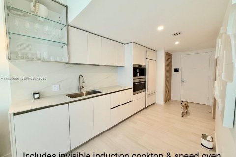 Купить кондоминиум в Майами, Флорида 1 спальня, 68м2, № 2063827 - фото 8