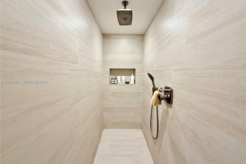 Купить кондоминиум в Майами, Флорида 1 спальня, 68м2, № 2063827 - фото 13