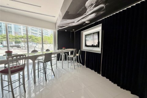 Купить кондоминиум в Майами, Флорида 1 спальня, 68м2, № 2063827 - фото 28